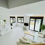 Lujosa Casa En Primera Linea Playa Increibles Vistas Mar לרדו