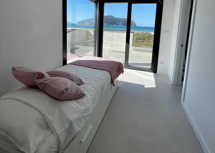 Lujosa Casa En Primera Linea Playa Increibles Vistas Mar Laredo