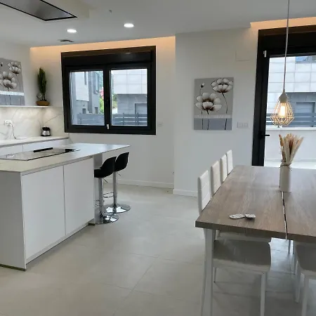 Lujosa Casa En Primera Linea Playa Increibles Vistas Mar 拉雷多